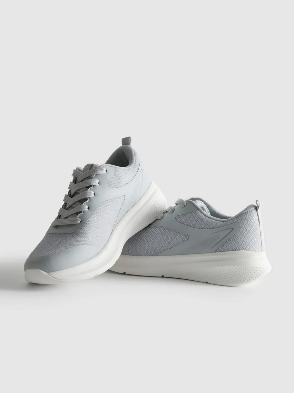 Active-Sneaker aus Netzstoff
