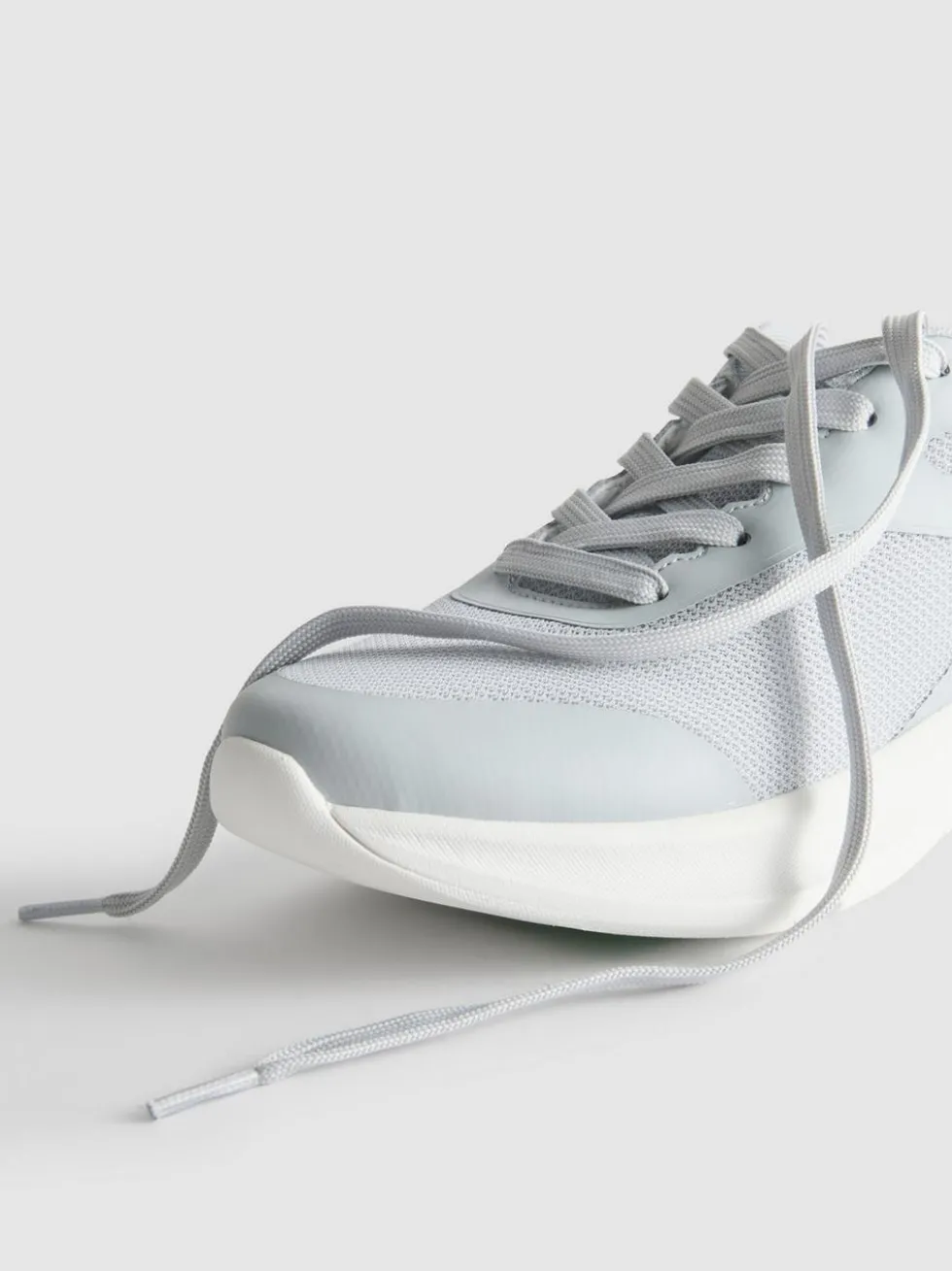Active-Sneaker aus Netzstoff