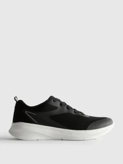 Active-Sneaker aus Netzstoff