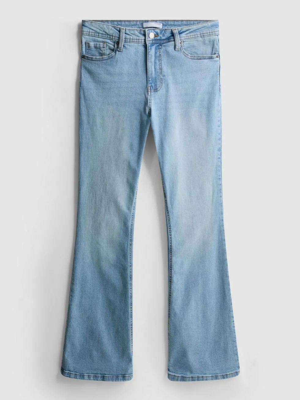 Ausgestellte Jeans aus Baumwoll-Denim mit mittlerer Leibhöhe