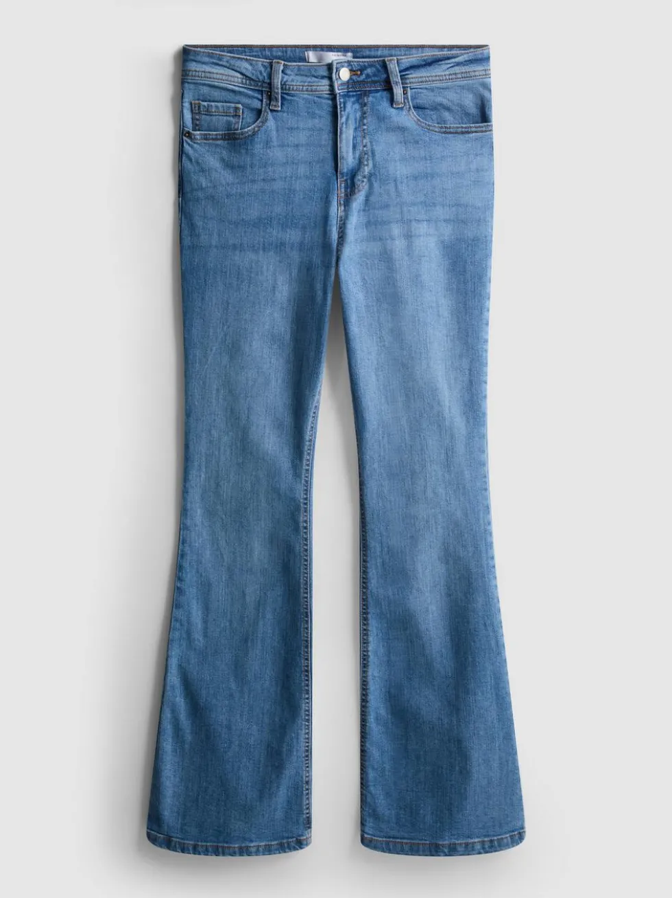 Ausgestellte Jeans aus Baumwoll-Denim mit mittlerer Leibhöhe