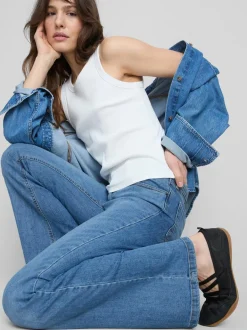 Ausgestellte Jeans aus Baumwoll-Denim mit mittlerer Leibhöhe