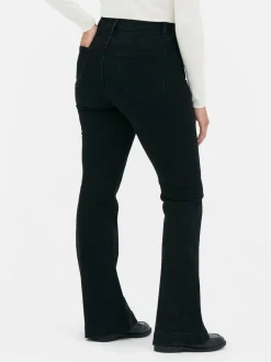 Ausgestellte Jeans mit mittelhohem Bund