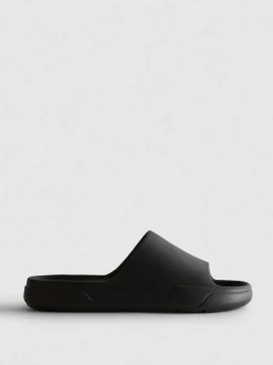 Badesandalen mit dicker Sohle