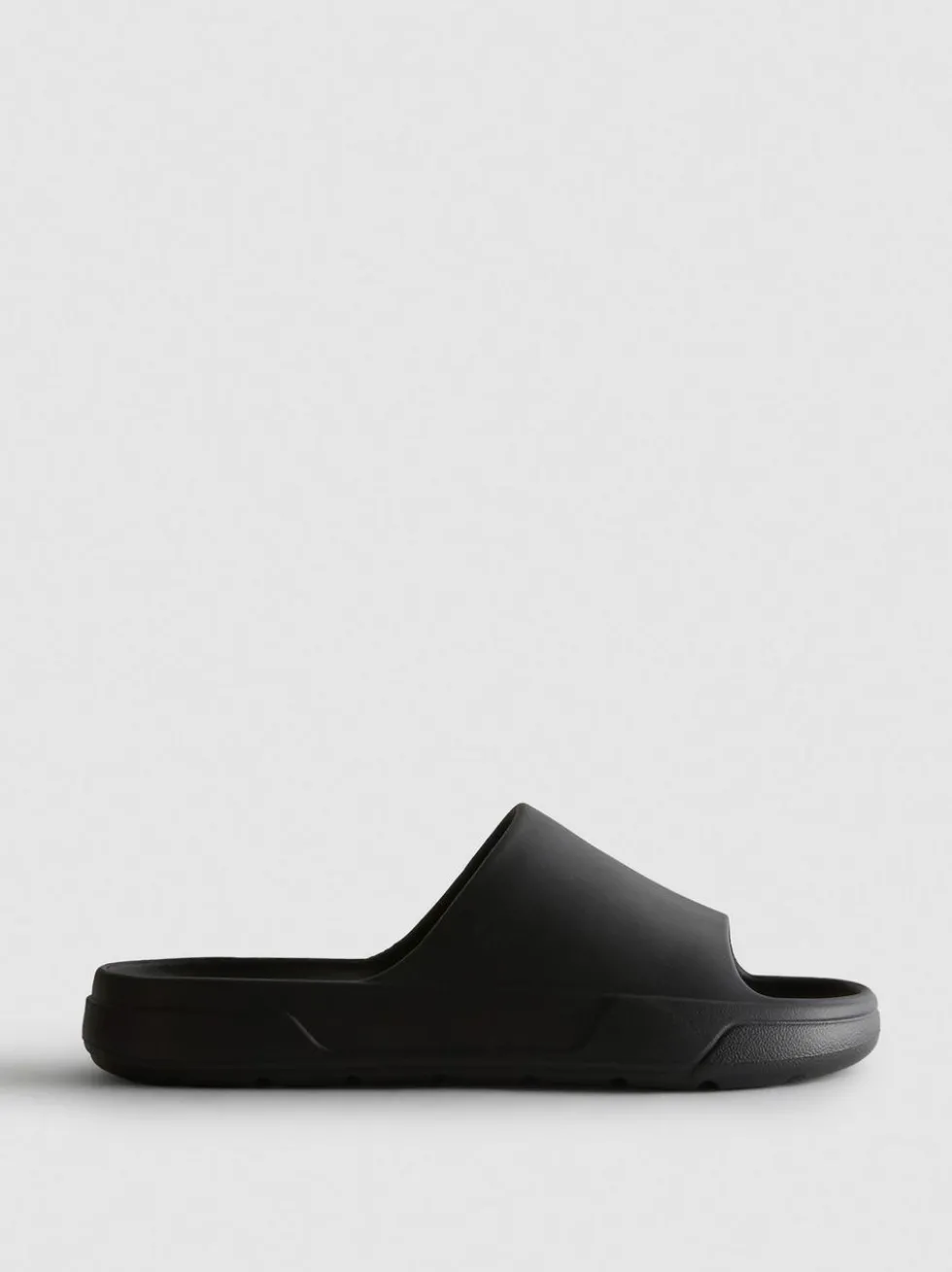 Badesandalen mit dicker Sohle