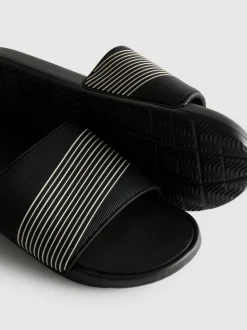 Badesandalen mit einzelnem Riemen