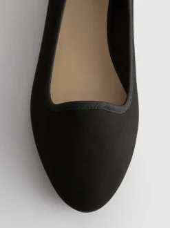 Ballerinas aus Wildleder