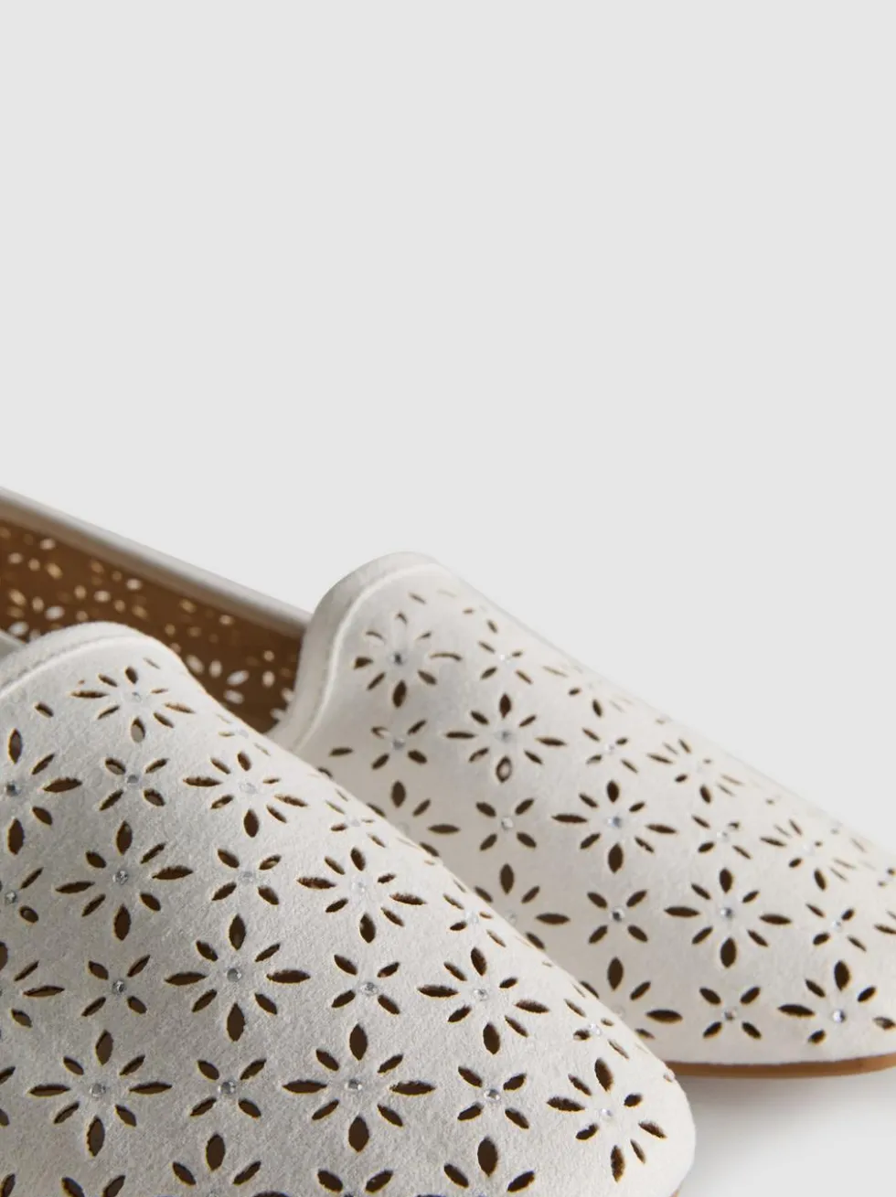 Ballerinas mit Cut-outs