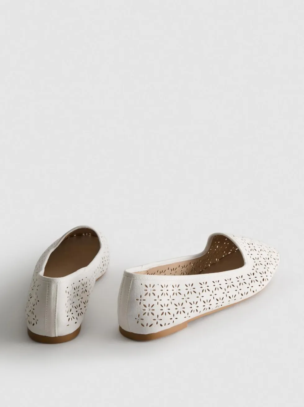 Ballerinas mit Cut-outs