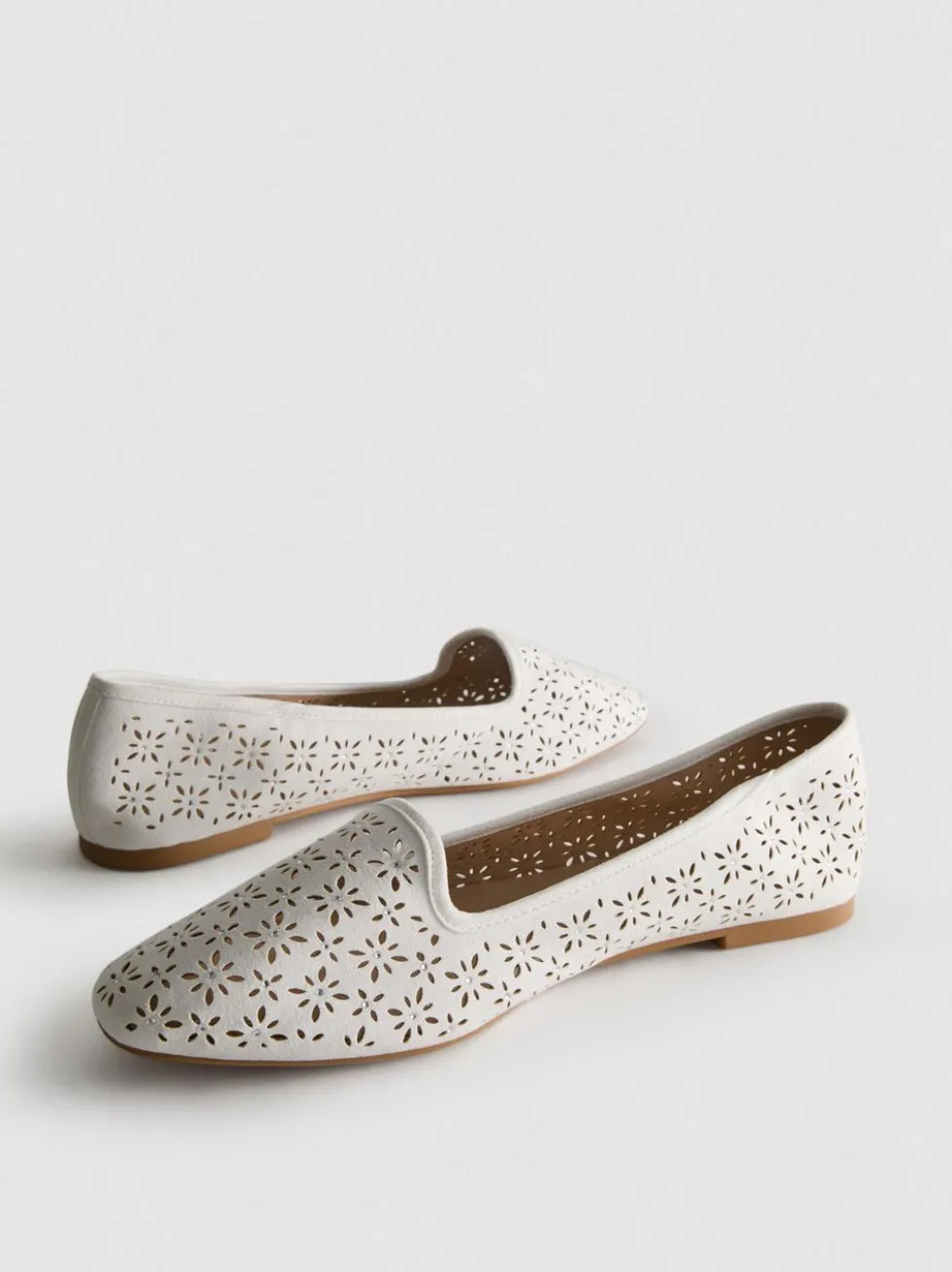 Ballerinas mit Cut-outs