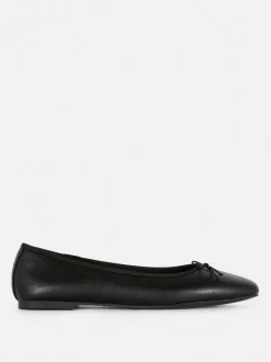 Ballerinas mit Schleife