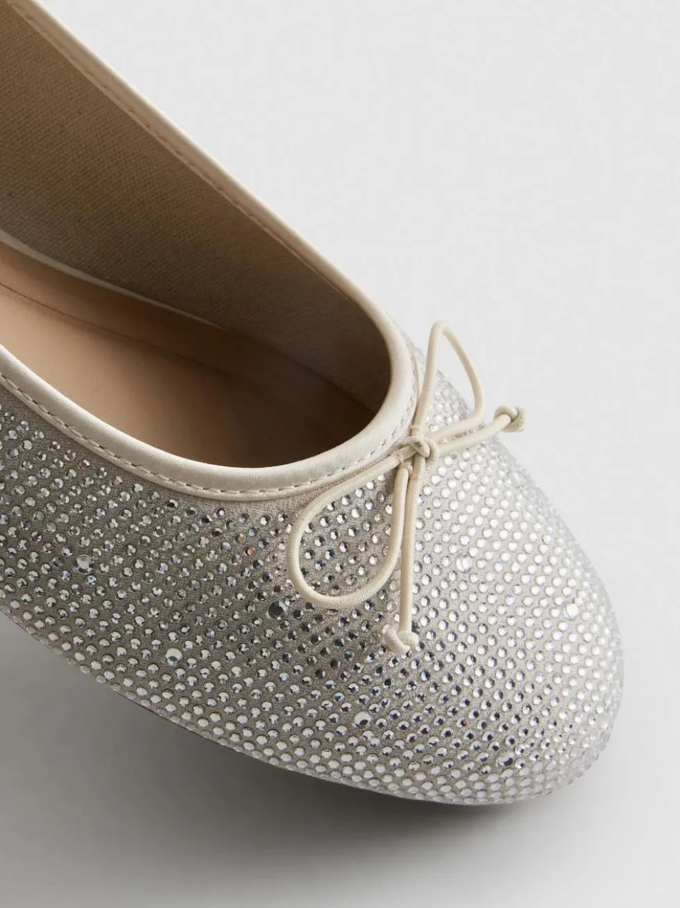Ballerinas mit Strasssteinen