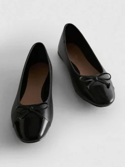 Ballerinas mit Zehenkappe