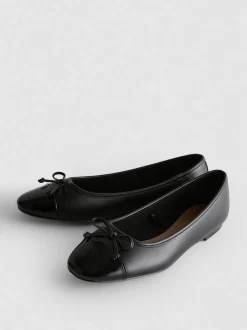 Ballerinas mit Zehenkappe