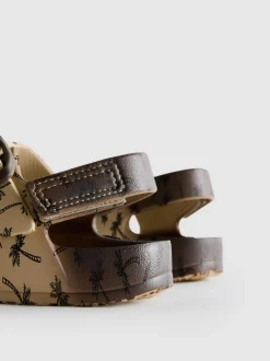 Bedruckte Sandalen mit zwei Schnallenriemen