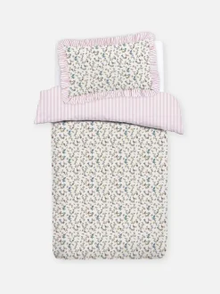 Bettwäscheset mit hohem Baumwollanteil und Blumenmuster