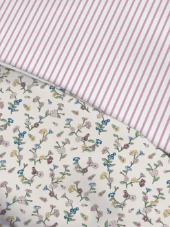 Bettwäscheset mit hohem Baumwollanteil und Blumenmuster