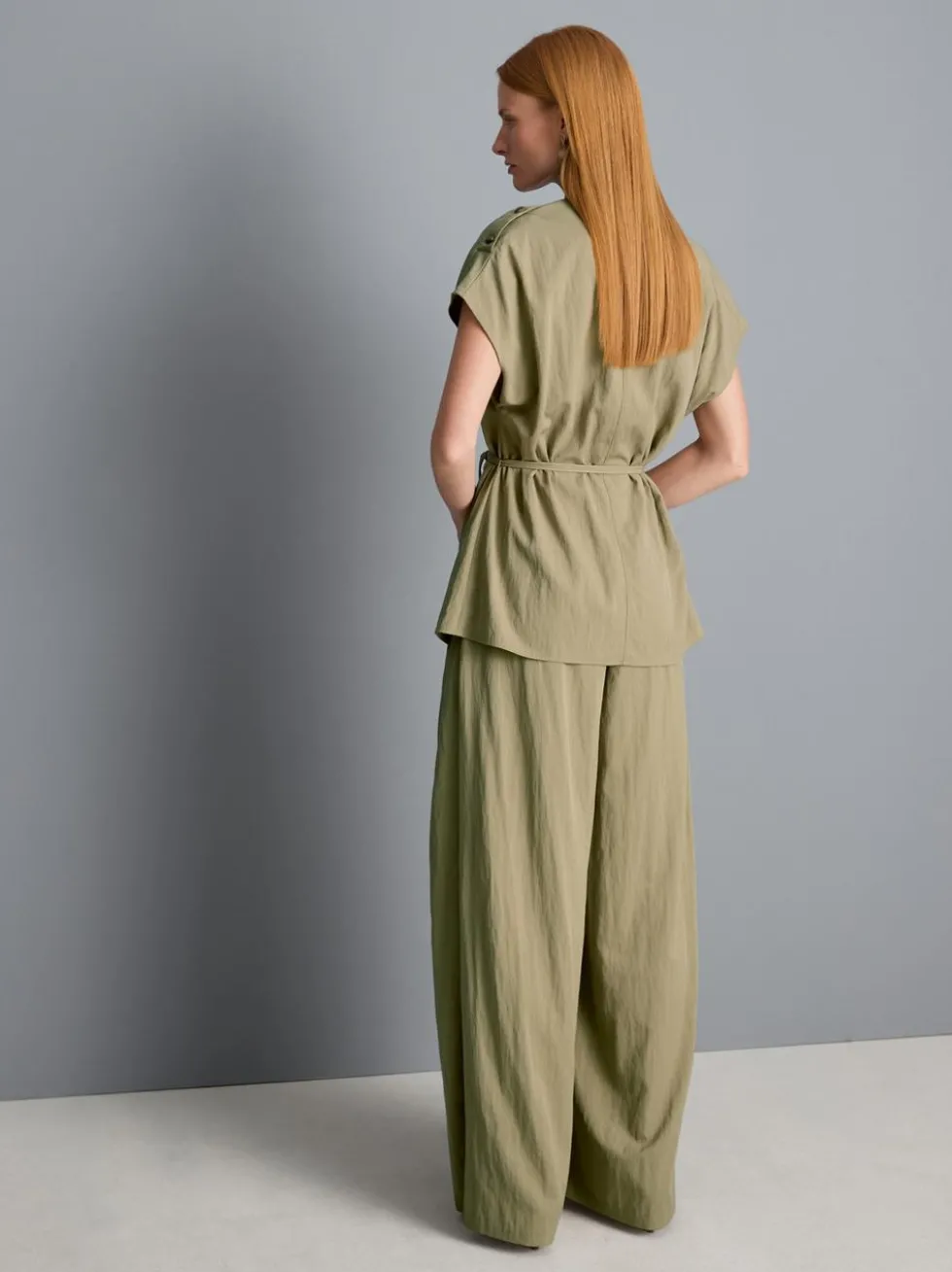 Bluse zum seitlichen Binden mit Wasserfallausschnitt