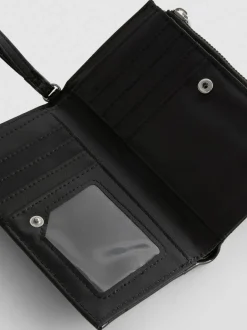 Brieftasche mit Nieten