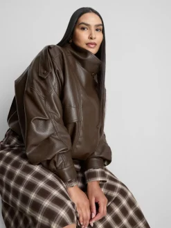 „By Coleen“ Kunstlederjacke mit Trichterkragen