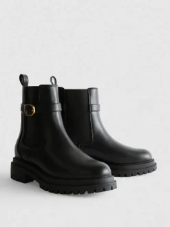 Chelseaboots mit dicker Schnalle