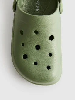 Clogs mit dicker Sohle