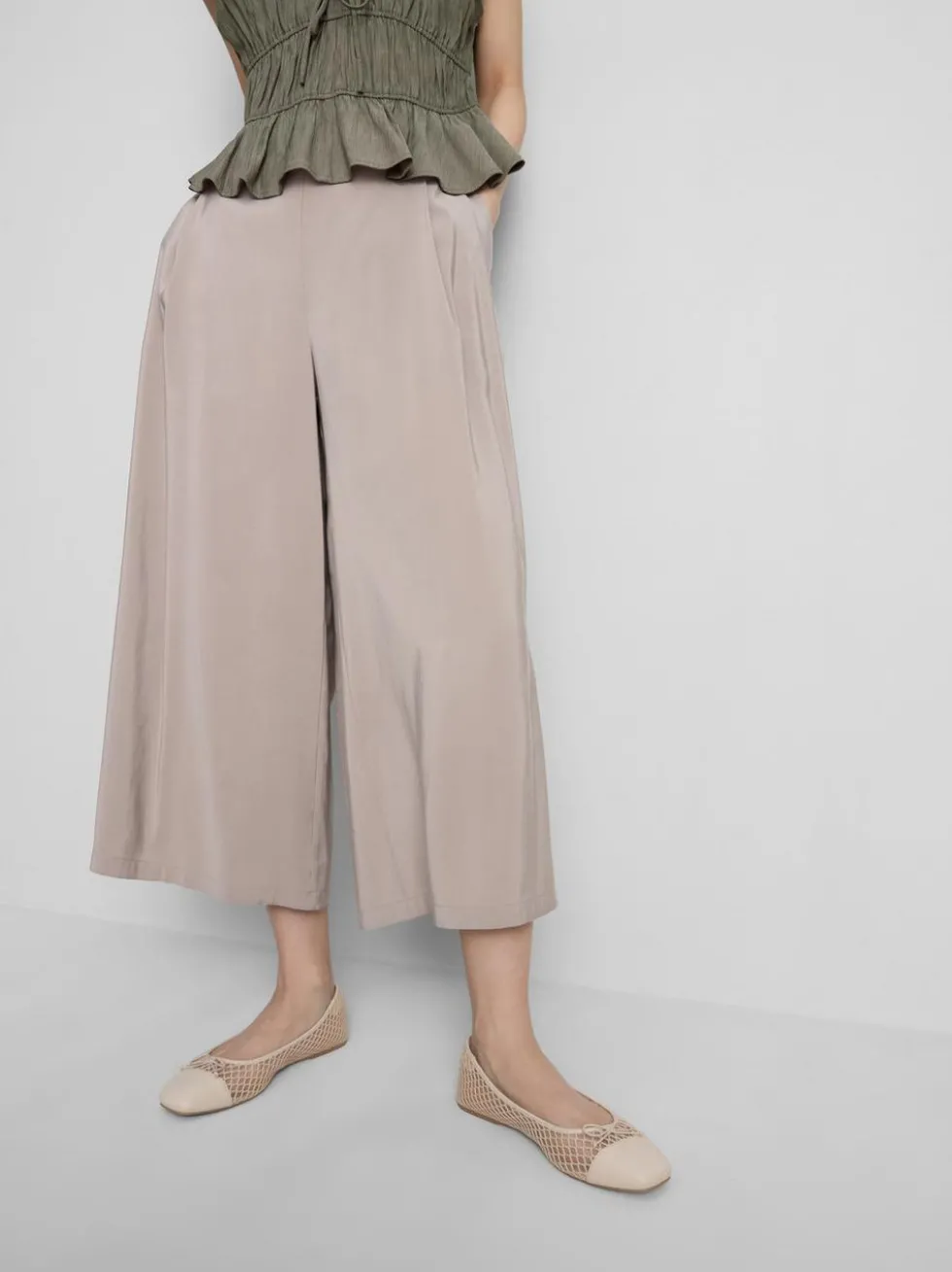 Culotte mit weitem Bein und mittlerer Leibhöhe