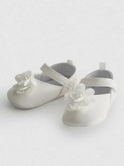 Elegante Schuhe mit Blumenmuster