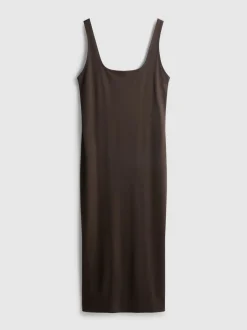 Eng anliegendes Midikleid mit Karree-Ausschnitt