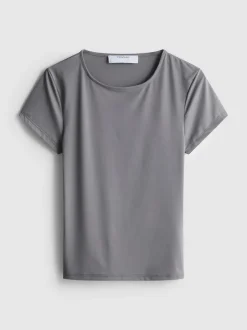 Figurbetontes T-Shirt mit Rundhalsausschnitt