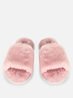 Flauschige Slipper mit überkreuzten Riemen