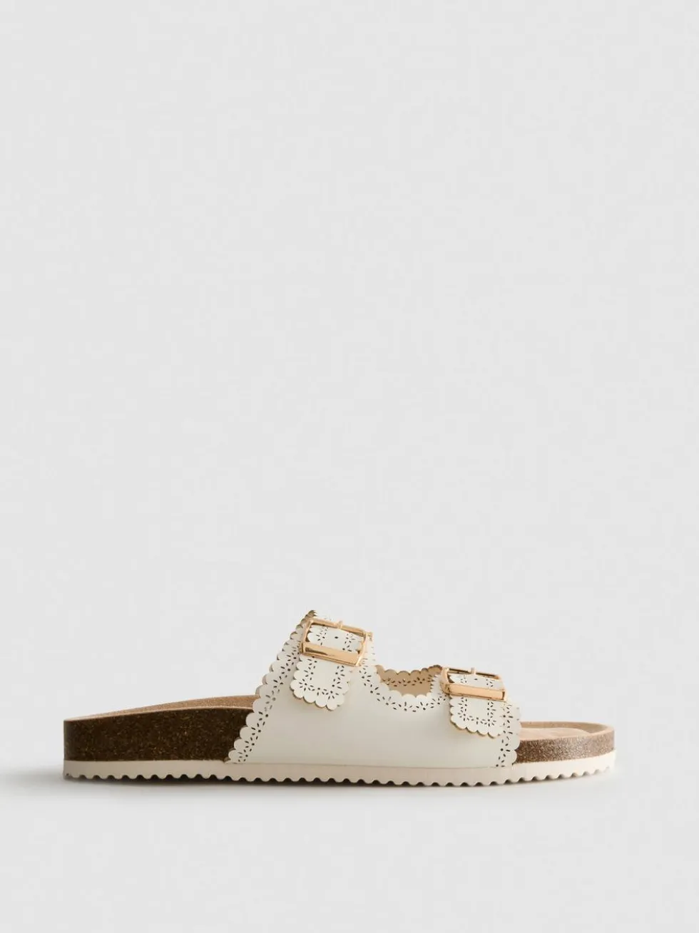 Fußbett-Sandalen mit Lasercut-Details