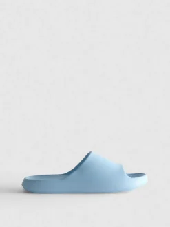 Geformte Badesandalen