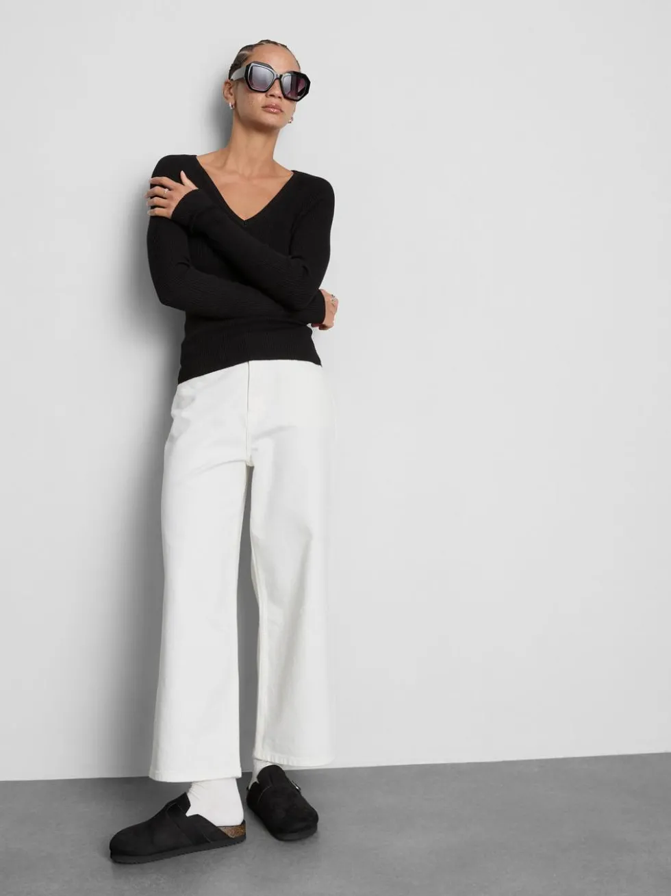 Gerippter Pullover mit V-Ausschnitt