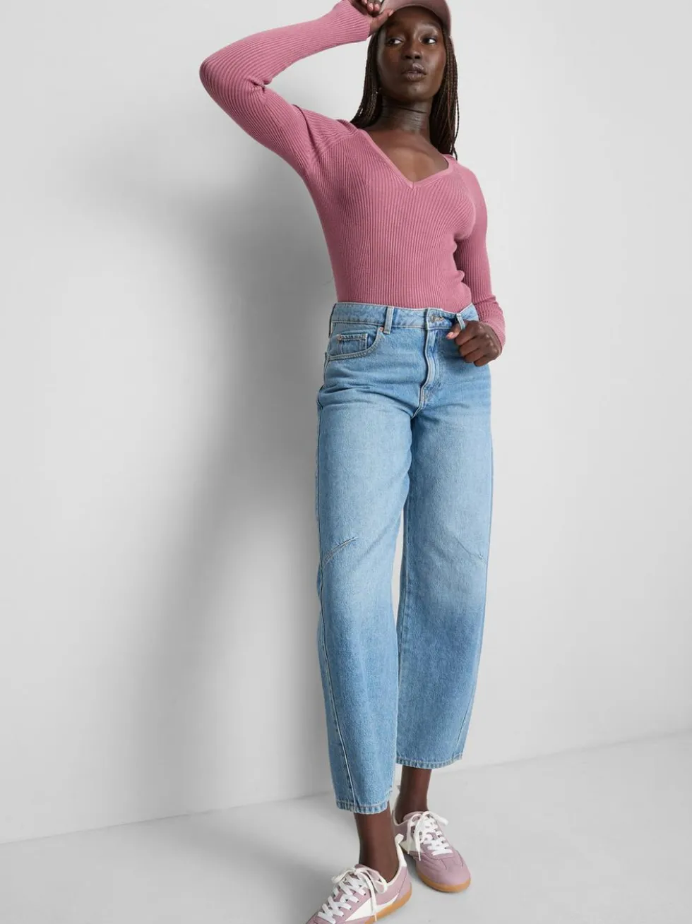 Gerippter Pullover mit V-Ausschnitt