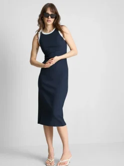 Geripptes Midikleid mit integriertem BH