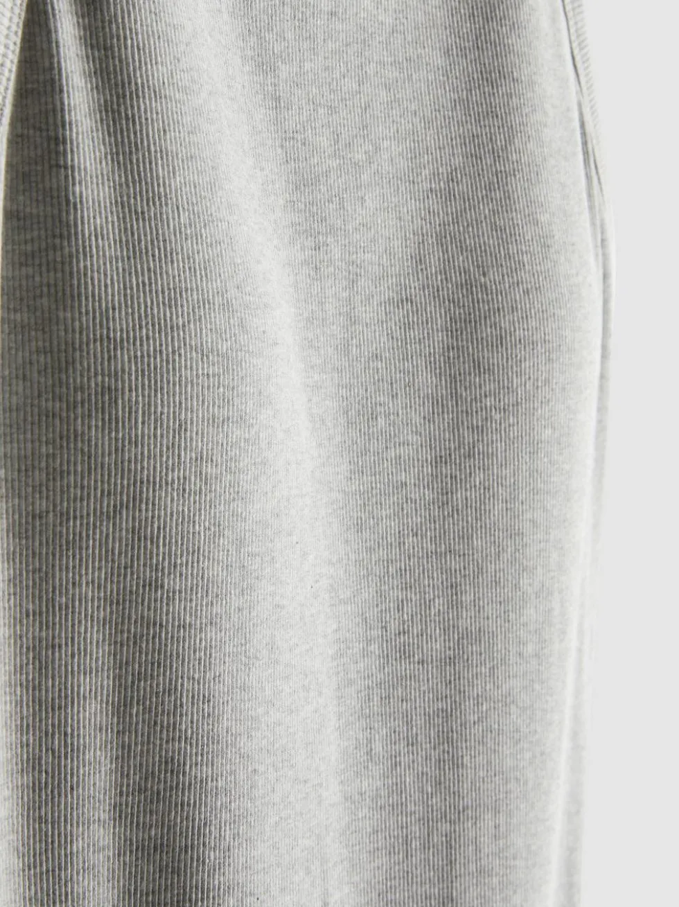 Geripptes Midikleid mit integriertem BH