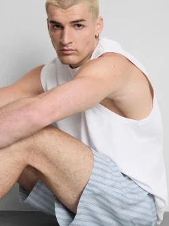 Gestreifter Schlafanzug mit Shorts