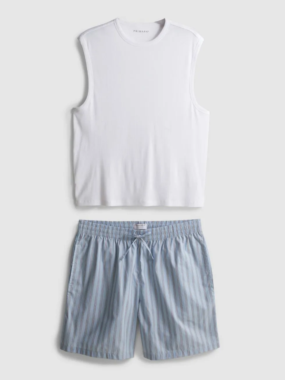 Gestreifter Schlafanzug mit Shorts
