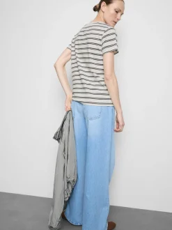 Gestreiftes Baumwoll-T-Shirt mit V-Ausschnitt