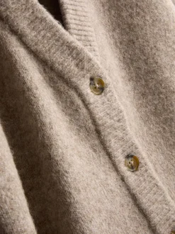 Gestrickter Cardigan mit V-Ausschnitt