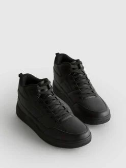 High-Top-Sneaker