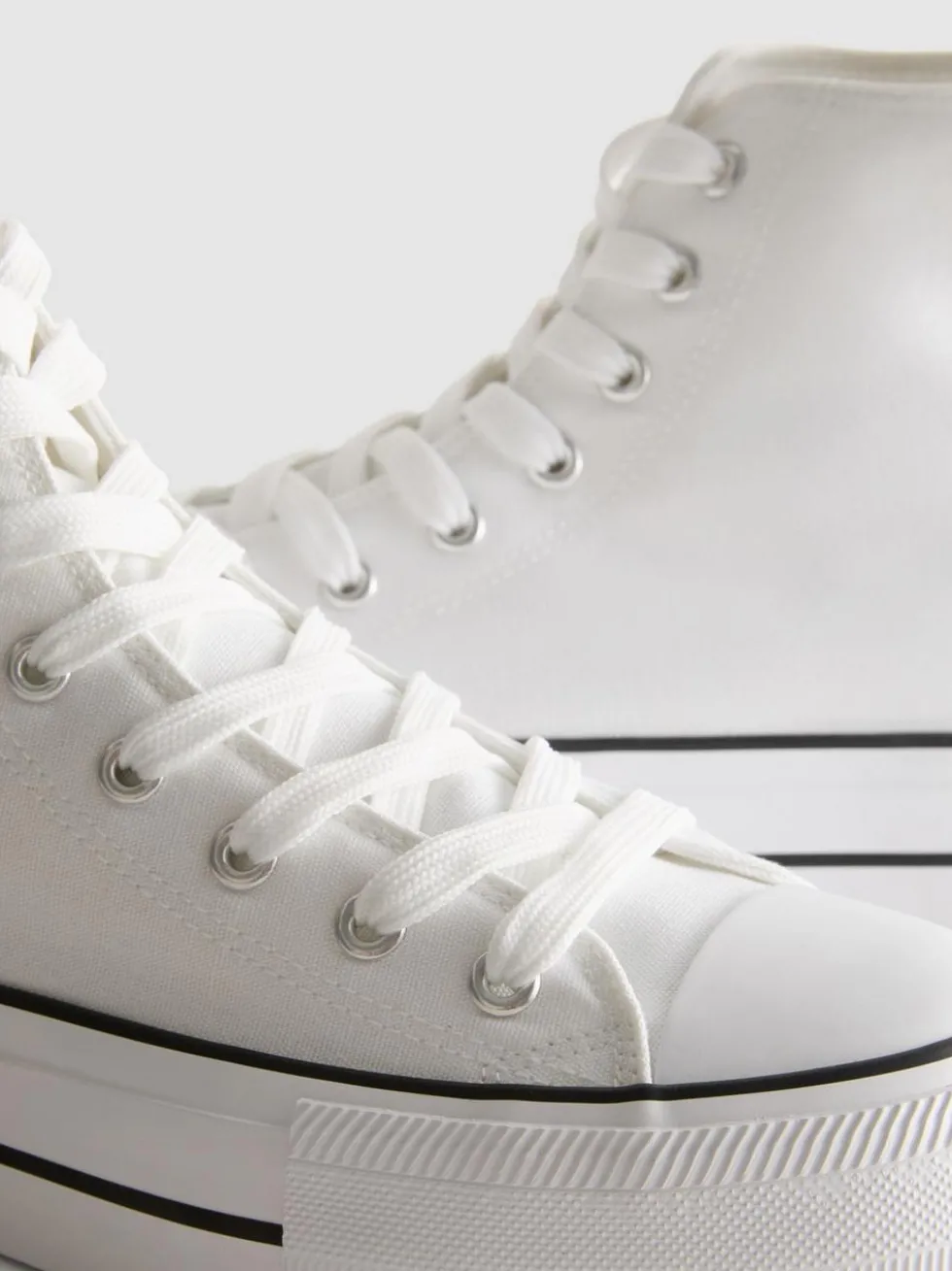 High-Top-Sneaker aus Canvas