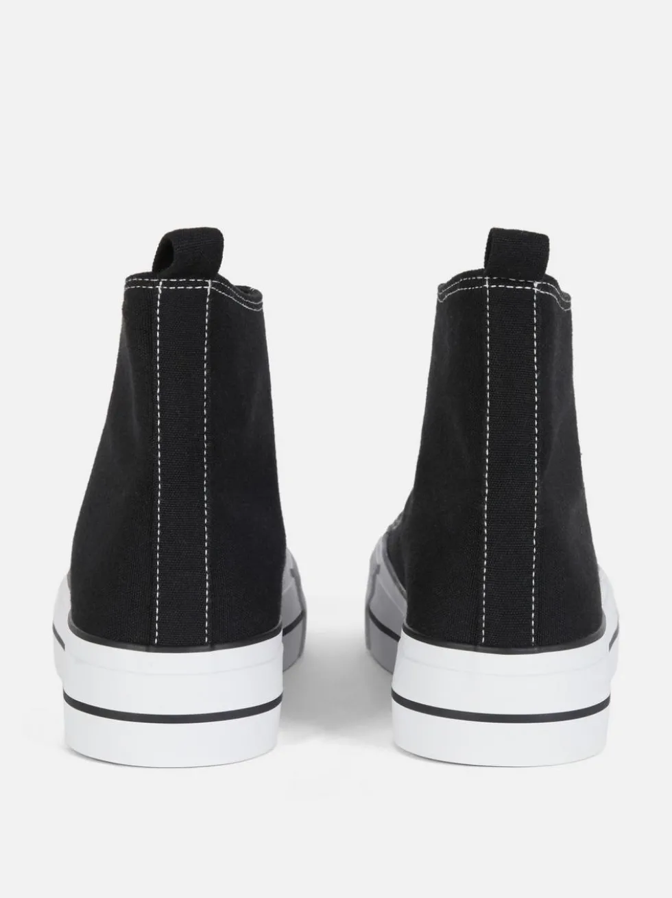 High-Top-Sneaker aus Canvas mit flacher Plateausohle