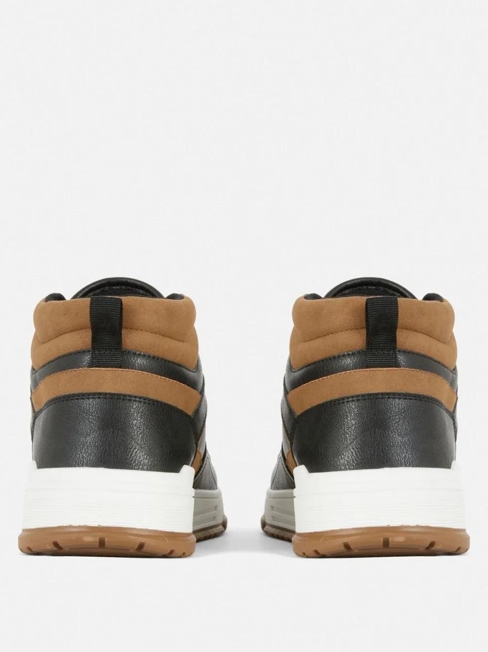 High-Top-Sneaker mit Einsätzen