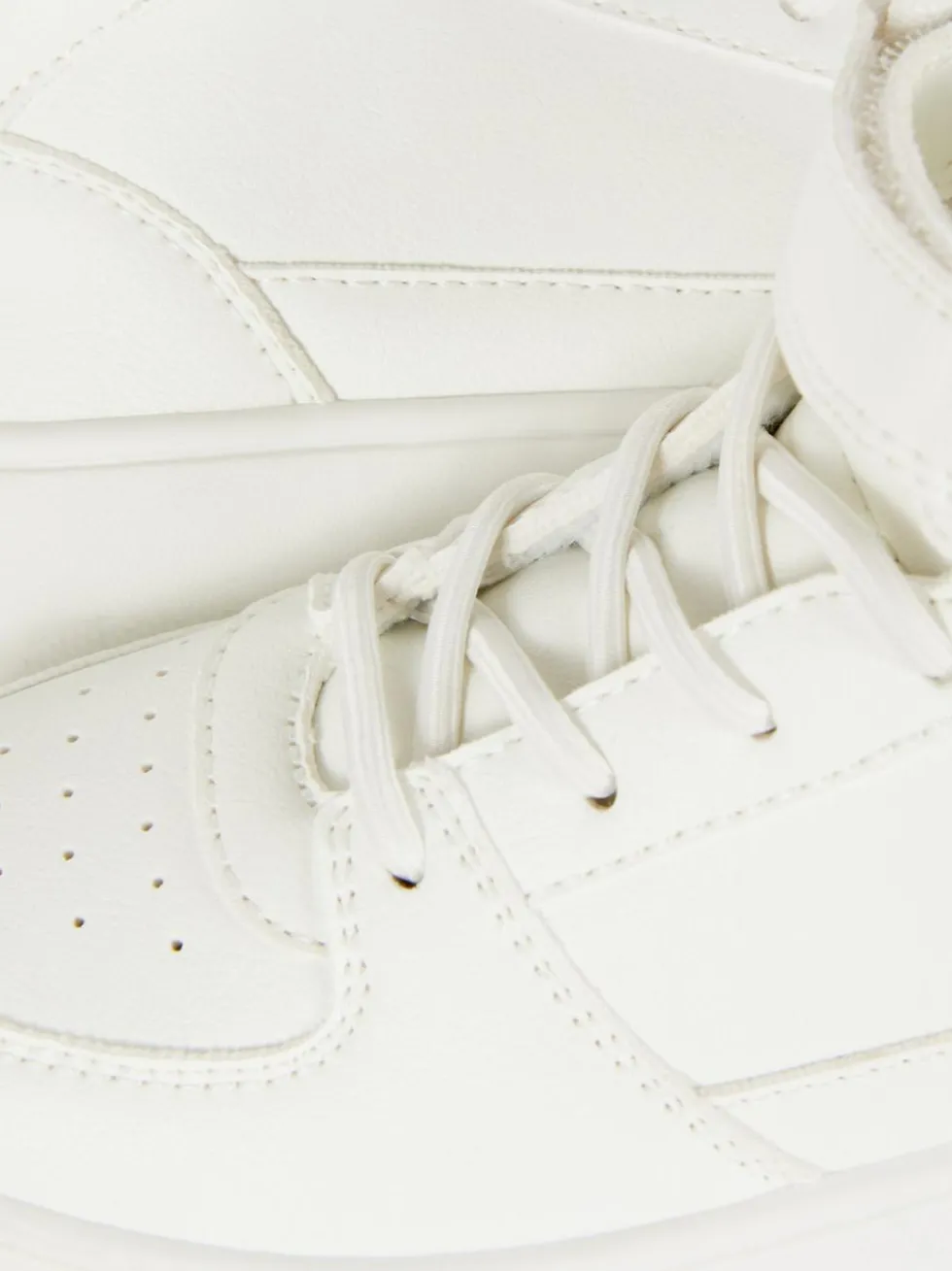 High-Top-Sneaker mit Riemen