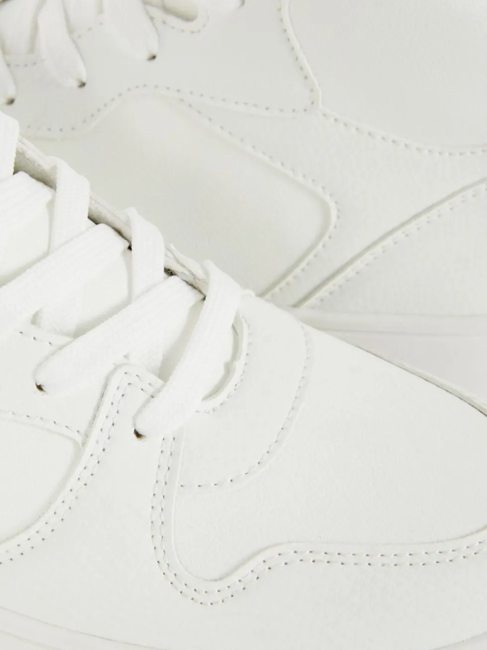 High-Top-Sneakers mit klobiger Sohle