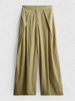 Hose mit weitem Bein und plissierter Stofflage