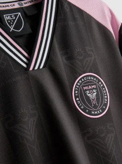 7–15 Jahre | „Inter Miami CF“ T-Shirt mit V-Ausschnitt