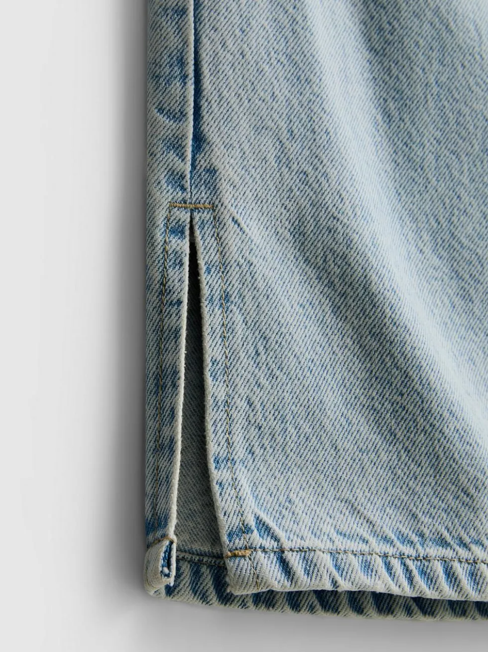 7–15 Jahre | Jeans mit weitem Bein und Schlitz am Saum